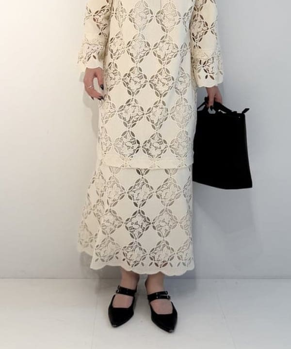 松本 佳菜子さんの「BEAMS WOMEN｜レース ベルカフス ロングスリーブ ワンピース」を使ったコーディネート