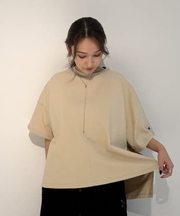 松本 佳菜子さんの「BEAMS WOMEN｜ベロア ワイド スウェット パンツ」を使ったコーディネート