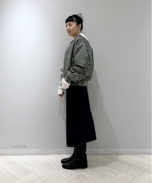 庭野 優紀さんの「BEAMS WOMEN｜ギャザー アーム MA-1」を使ったコーディネート