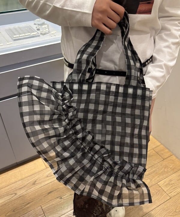 山本 里南さんの「BEAMS WOMEN｜HELOYSE / mercury mesh S」を使ったコーディネート