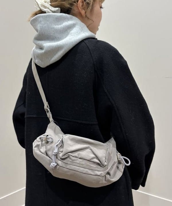 まゆちゃんさんの「BEAMS WOMEN｜スタンドカラー シングル コート」を使ったコーディネート