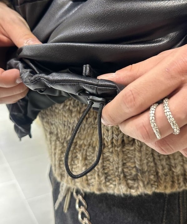 三宅 雄平さんの「BEAMS WOMEN｜レザーライク ダウン ブルゾン」を使ったコーディネート