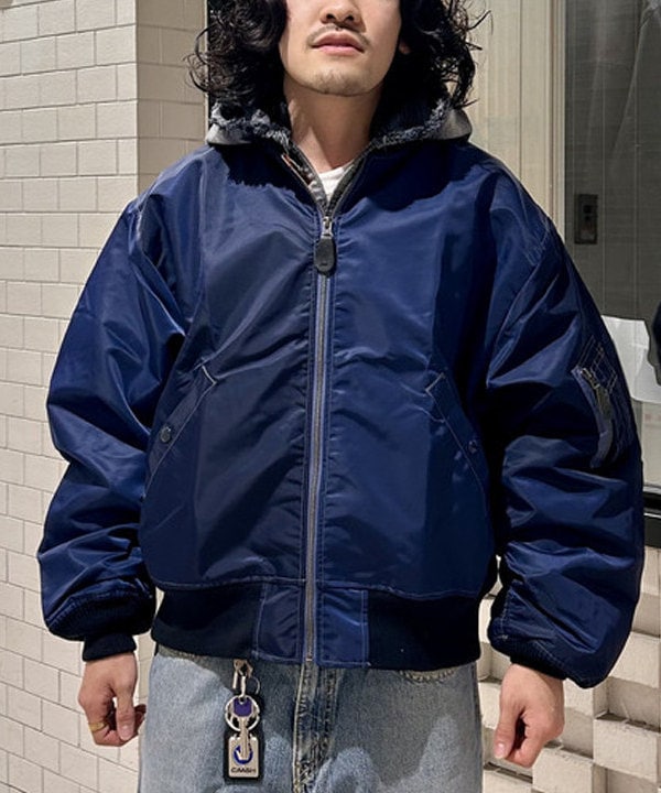 Shutoさんの「BEAMS WOMEN｜【ワイドフィット】クレイジー MA-1」を使ったコーディネート