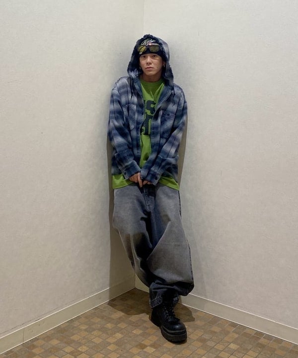 はるひむさんの「BEAMS WOMEN｜ワイドストレート バルーン デニムパンツ」を使ったコーディネート