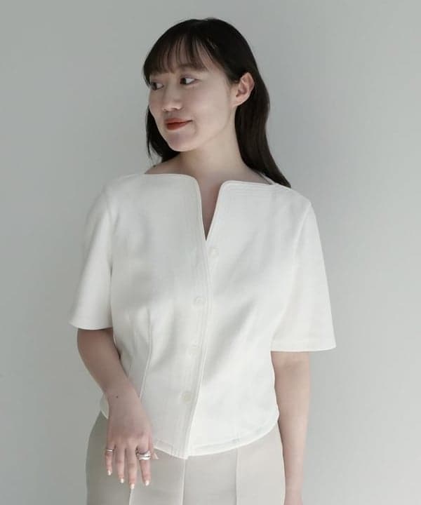 大浦 栞さんの「BEAMS WOMEN｜ワイド シルエット パンツ」を使ったコーディネート