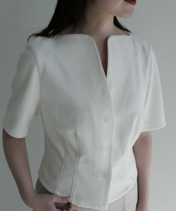 大浦 栞さんの「BEAMS WOMEN｜ワイド シルエット パンツ」を使ったコーディネート