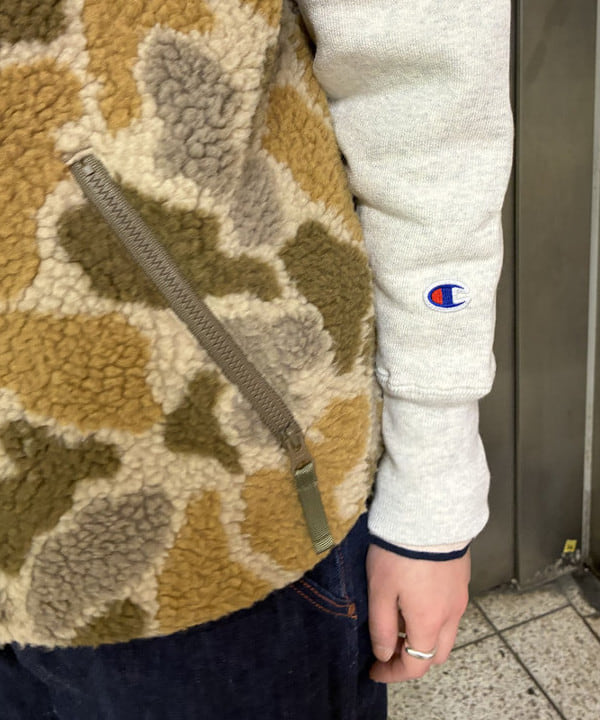 キラリさんの「BEAMS WOMEN｜【別注】Champion / バックプリント リバースウィーブ(R) クルー スウェット」を使ったコーディネート