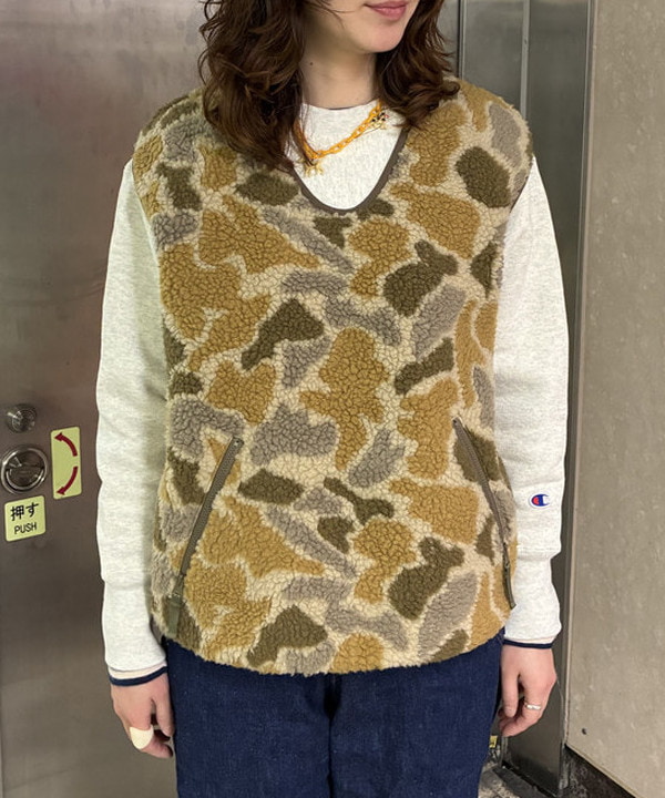 キラリさんの「BEAMS WOMEN｜【別注】Champion / バックプリント リバースウィーブ(R) クルー スウェット」を使ったコーディネート