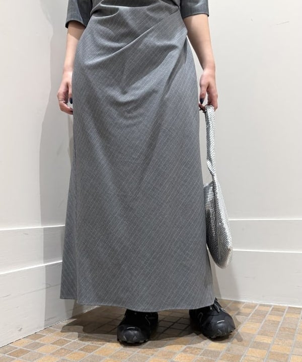 松本 佳菜子さんの「BEAMS WOMEN｜HEY! Mrs ROSE / メタル & チェーン バッグ」を使ったコーディネート