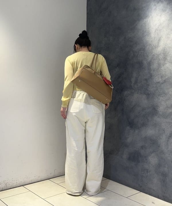 星野 真依さんの「BEAMS WOMEN｜14ゲージ ショート丈 クルーネック カーディガン」を使ったコーディネート