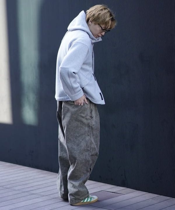 SUDOさんの「BEAMS WOMEN｜フェード バルーンパンツ 【ワイドストレートフィット】」を使ったコーディネート