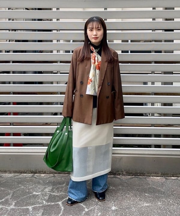 カタヤマ アヤさんの「BEAMS WOMEN｜4ボタン ダブル テーラード ジャケット」を使ったコーディネート