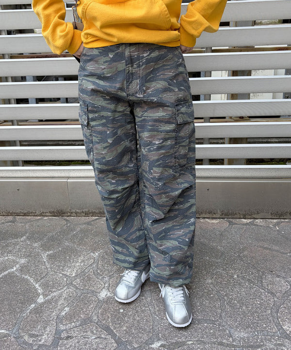 コウリキ　マミさんの「BEAMS WOMEN｜リップストップ ミリタリー パンツ」を使ったコーディネート