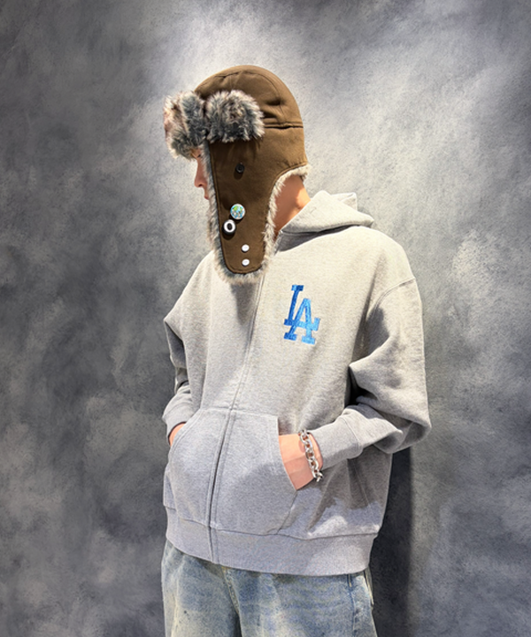 大野 滉太さんの「BEAMS WOMEN｜【別注】テーラー東洋 / ZIPUP HOODIE」を使ったコーディネート