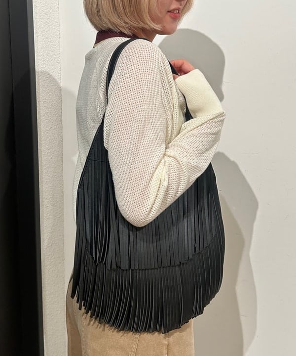 佐藤 亜美さんの「BEAMS WOMEN｜【別注】FRED PERRY / RIB-KNITTED CARDIGAN」を使ったコーディネート