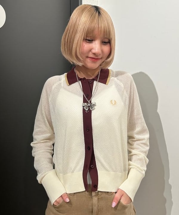佐藤 亜美さんの「BEAMS WOMEN｜【別注】FRED PERRY / RIB-KNITTED CARDIGAN」を使ったコーディネート