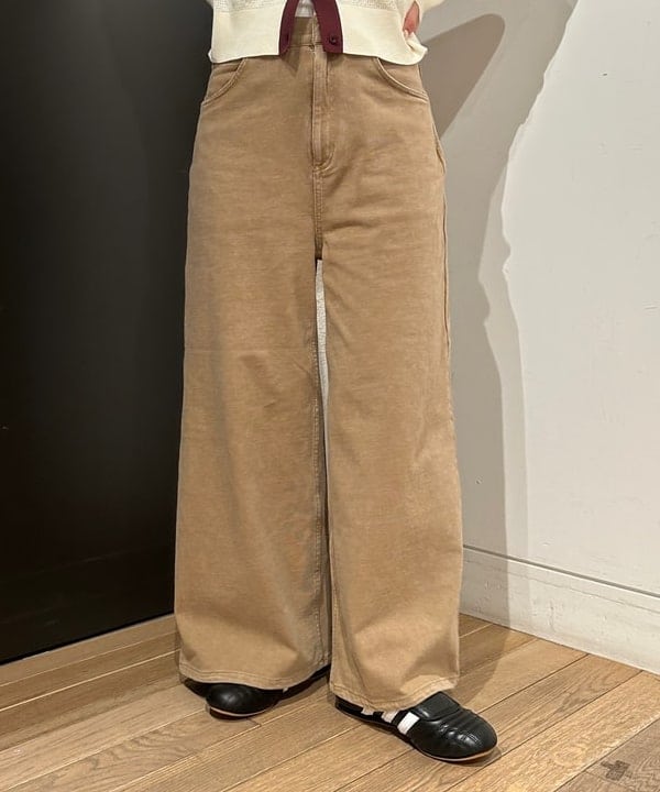 佐藤 亜美さんの「BEAMS WOMEN｜【別注】FRED PERRY / RIB-KNITTED CARDIGAN」を使ったコーディネート