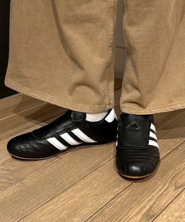 佐藤 亜美さんの「BEAMS WOMEN｜【別注】FRED PERRY / RIB-KNITTED CARDIGAN」を使ったコーディネート