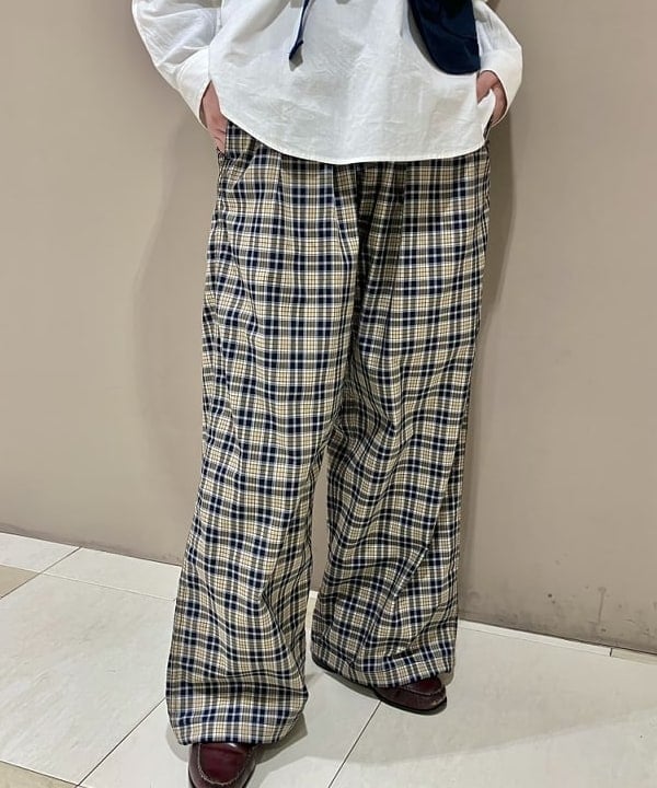 みやさかさんの「BEAMS WOMEN｜【別注】ENGINEERED GARMENTS / ワンショルダー ベスト」を使ったコーディネート