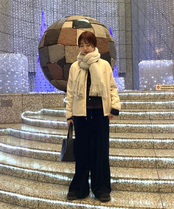 森本 理絵さんの「BEAMS WOMEN｜シャーリング ギャザー カーディガン」を使ったコーディネート