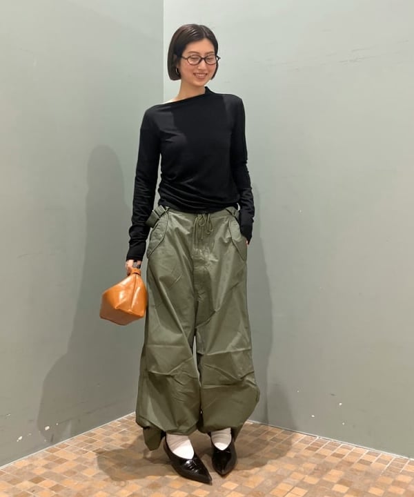 NATSUKIさんの「BEAMS WOMEN｜アシメ ネック ドレープ」を使ったコーディネート