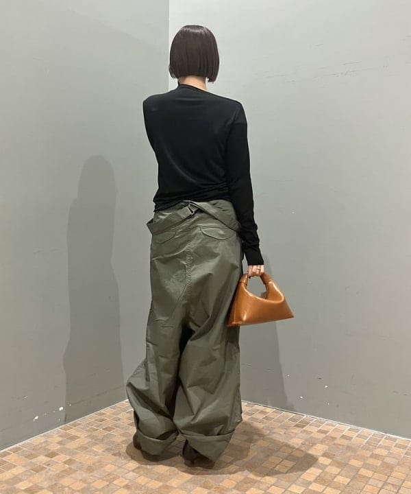 NATSUKIさんの「BEAMS WOMEN｜アシメ ネック ドレープ」を使ったコーディネート