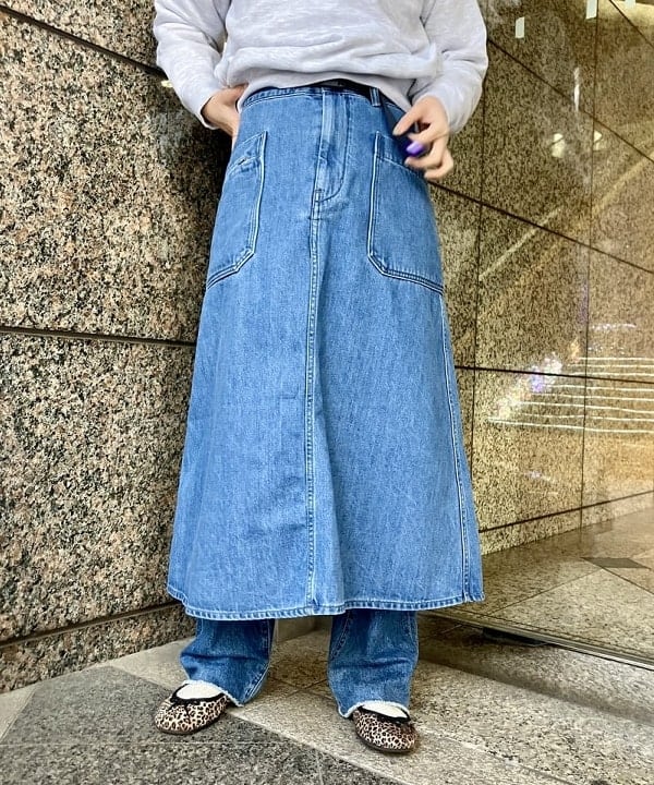 小原 もこさんの「BEAMS WOMEN｜【別注】GOOD ROCK SPEED / Ford スウェット」を使ったコーディネート