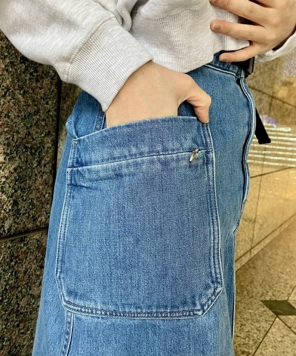 小原 もこさんの「BEAMS WOMEN｜【別注】GOOD ROCK SPEED / Ford スウェット」を使ったコーディネート