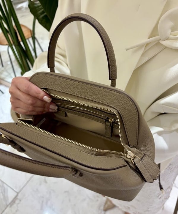 小笠原 楓さんの「BEAMS WOMEN｜カラー リリーハーフ コート＊」を使ったコーディネート