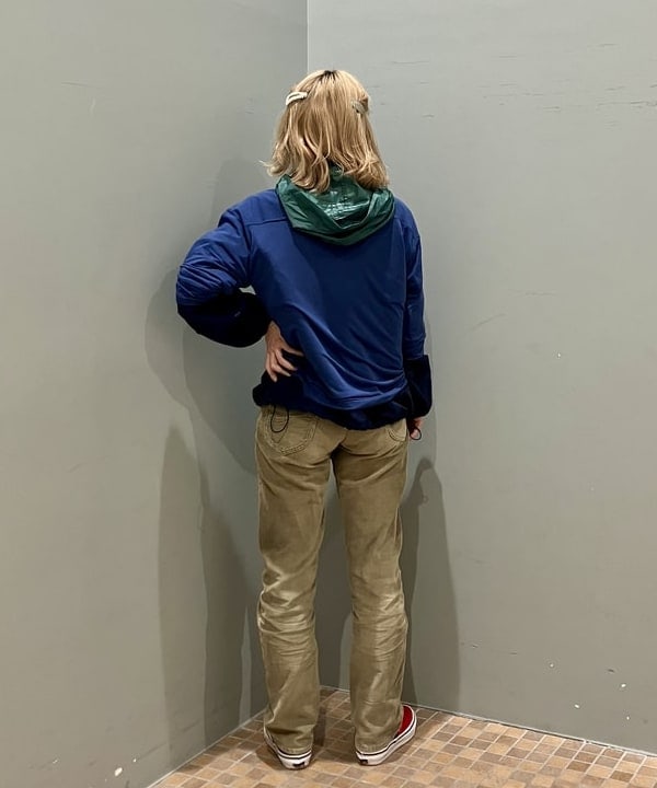 小原 もこさんの「BEAMS WOMEN｜シアー ナンバリング フットボール」を使ったコーディネート