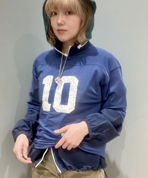 小原 もこさんの「BEAMS WOMEN｜シアー ナンバリング フットボール」を使ったコーディネート