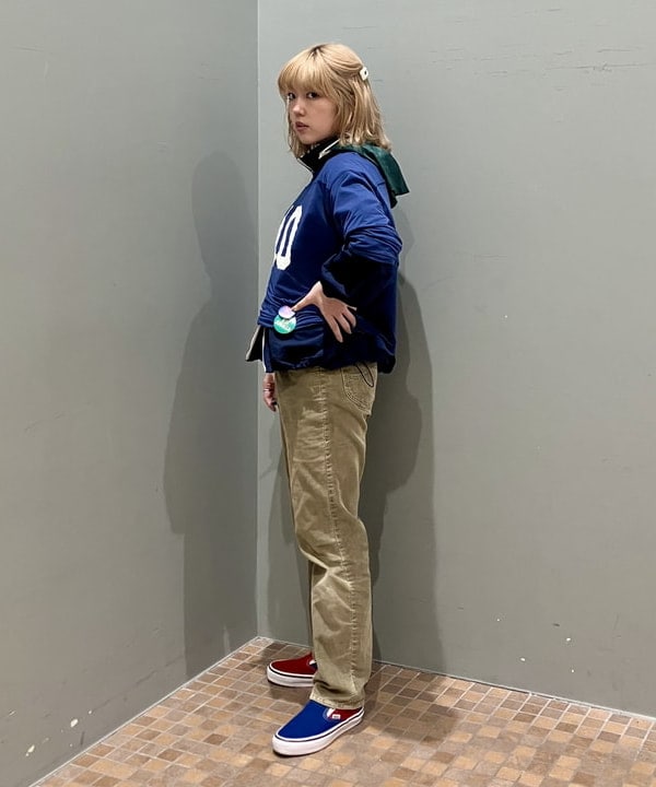 小原 もこさんの「BEAMS WOMEN｜シアー ナンバリング フットボール」を使ったコーディネート