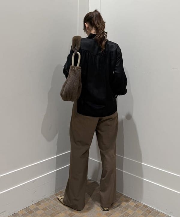 松本 佳菜子さんの「BEAMS WOMEN｜サテン ウエスタン シャツ」を使ったコーディネート