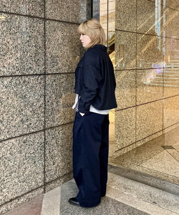 小原 もこさんの「BEAMS WOMEN｜ワイド タック チノ パンツ」を使ったコーディネート