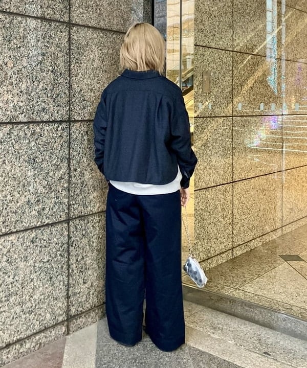 小原 もこさんの「BEAMS WOMEN｜ワイド タック チノ パンツ」を使ったコーディネート