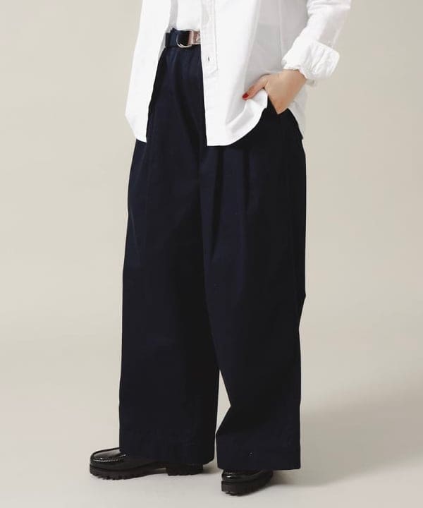 ミナミマリコさんの「BEAMS WOMEN｜オックスフォード ボタンダウン シャツ」を使ったコーディネート