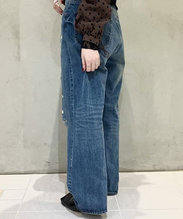 江口 息吹さんの「BEAMS WOMEN｜【別注】bLicensceLL / チェーンポーチ」を使ったコーディネート