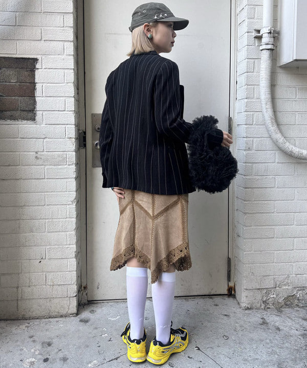 山本 里南さんの「BEAMS WOMEN｜シアー フラワープリント カーディガン」を使ったコーディネート