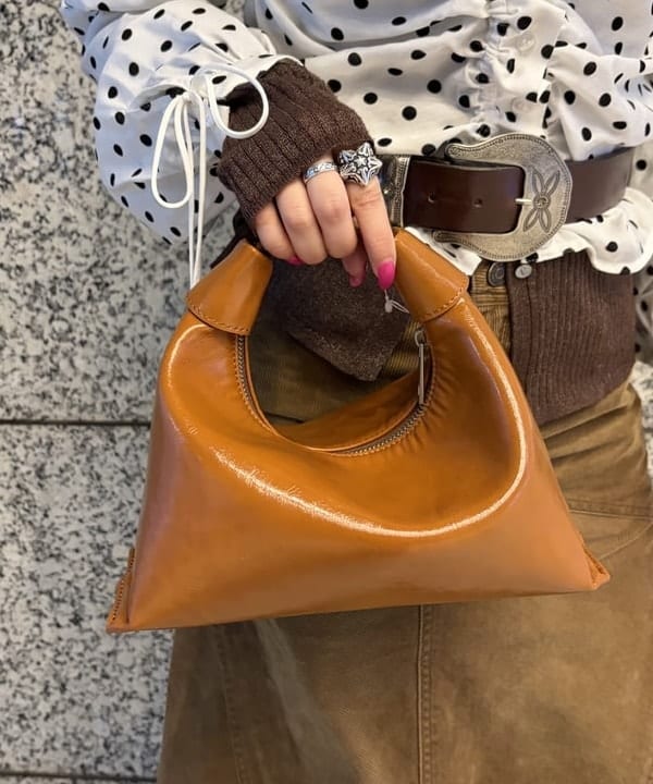 まゆちゃんさんの「BEAMS WOMEN｜ドット センター ギャザー ブラウス」を使ったコーディネート