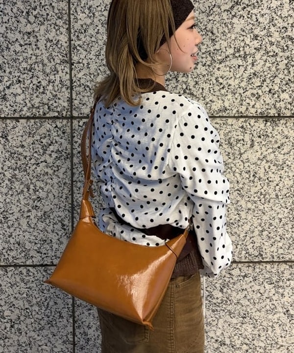 まゆちゃんさんの「BEAMS WOMEN｜ドット センター ギャザー ブラウス」を使ったコーディネート