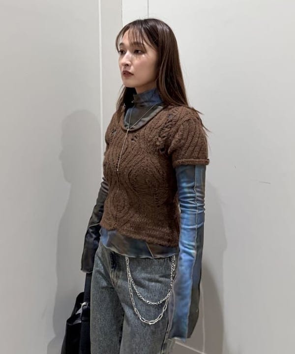 松本 佳菜子さんの「BEAMS WOMEN｜デニム フレア パンツ」を使ったコーディネート