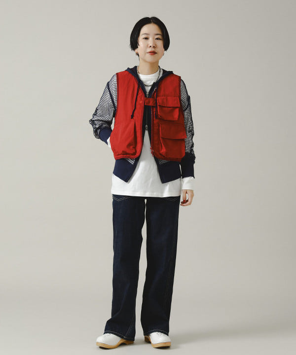 ミナミマリコさんの「BEAMS WOMEN｜US NAVY クルー ベスト」を使ったコーディネート