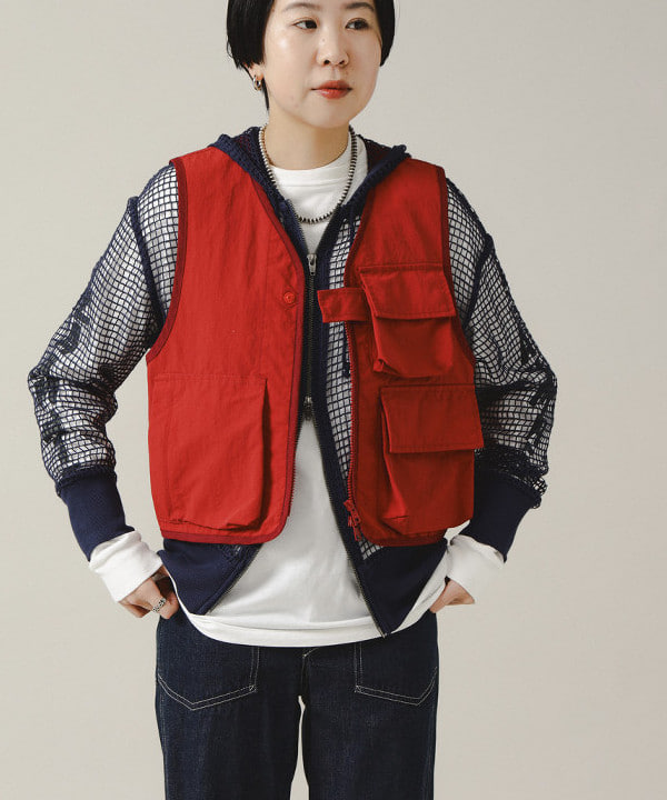 ミナミマリコさんの「BEAMS WOMEN｜US NAVY クルー ベスト」を使ったコーディネート