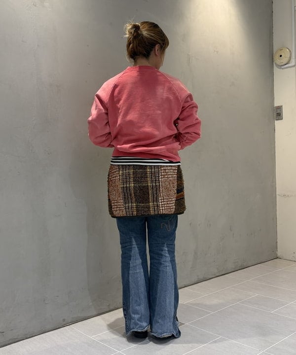 大石彩可さんの「BEAMS WOMEN｜【リラックスフィット】プリント フェード スウェット」を使ったコーディネート