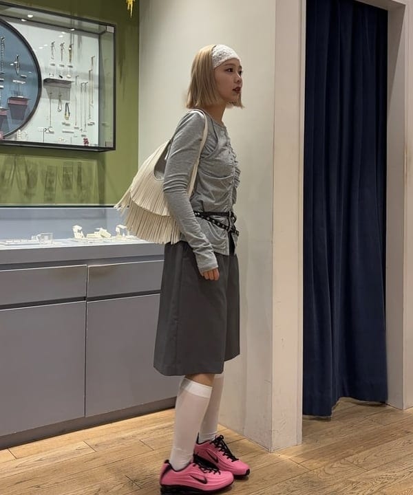 山本 里南さんの「BEAMS WOMEN｜1タック ハーフパンツ」を使ったコーディネート