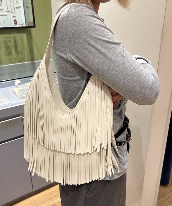 山本 里南さんの「BEAMS WOMEN｜1タック ハーフパンツ」を使ったコーディネート