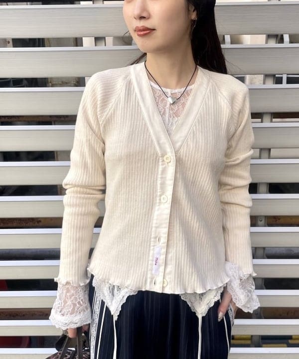 カタヤマ アヤさんの「BEAMS WOMEN｜レースライントラックパンツ」を使ったコーディネート