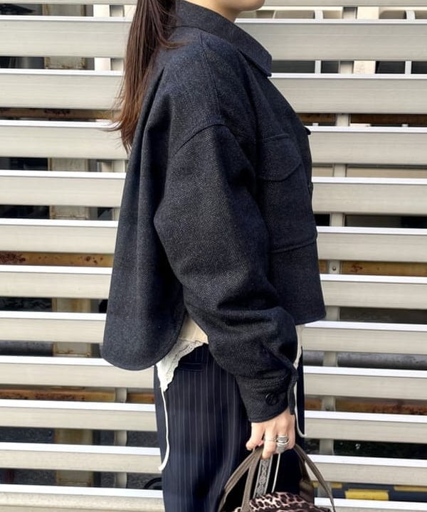 カタヤマ アヤさんの「BEAMS WOMEN｜レースライントラックパンツ」を使ったコーディネート