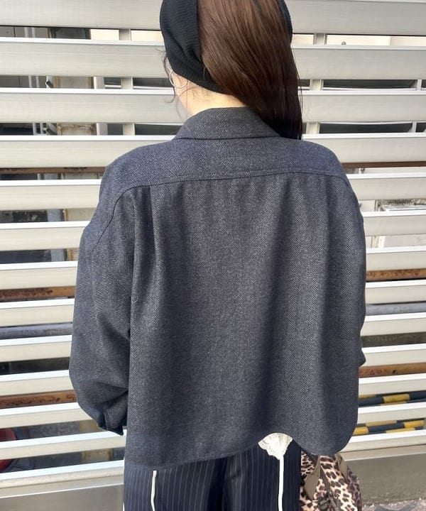 カタヤマ アヤさんの「BEAMS WOMEN｜レースライントラックパンツ」を使ったコーディネート