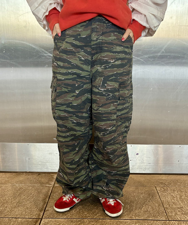 みりさんの「リップストップ ミリタリー パンツ」を使ったコーディネート